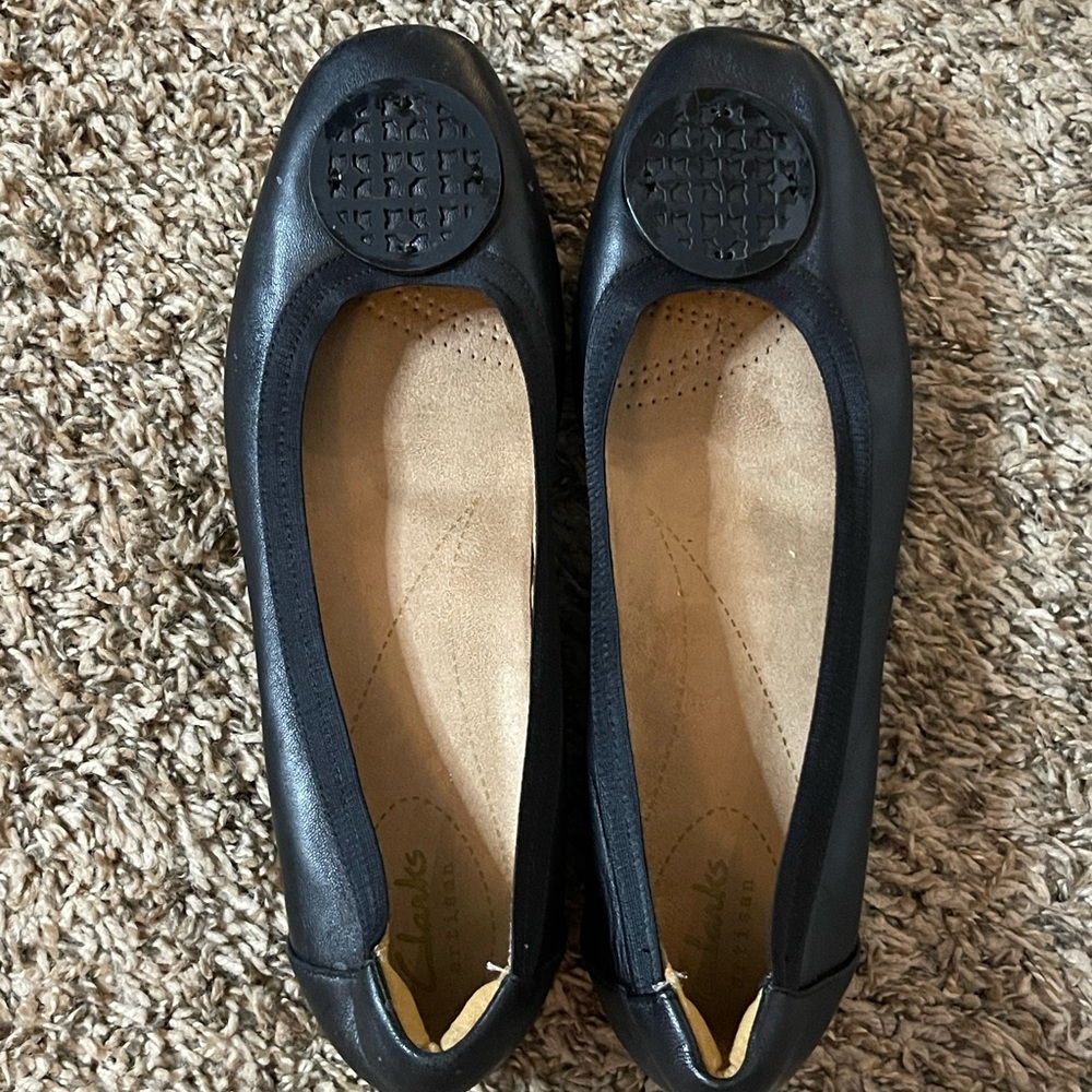 Clark’s Artisan Black Flats size 8.5
